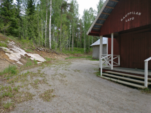 Kauppilan ladon siivousta
